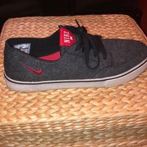 Nike low top shoes